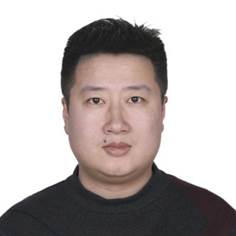 年轻的男人
描述已自动生成